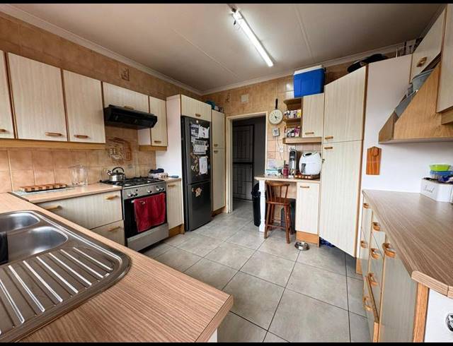 4 BEDROOM HOUSE FOR SALE IN MULBARTON